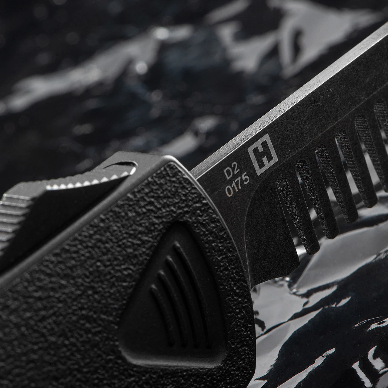 Boker Plus Heinnie® Exclusive OTF Auto Comb 4 Boker Plus Heinnie® Exclusive OTF Auto Comb - Image 4