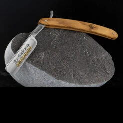 Boker "The Celebrated" Olive Razor -Outdoor Equipment Store 140327 53678.1651675341.1280.1280 91505.1651675363