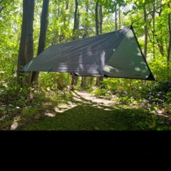 DD Hammocks Tarp 2x2 Olive Green -Outdoor Equipment Store 2x2tarpdet 41145.1662044754.1280.1280 92312.1662044876