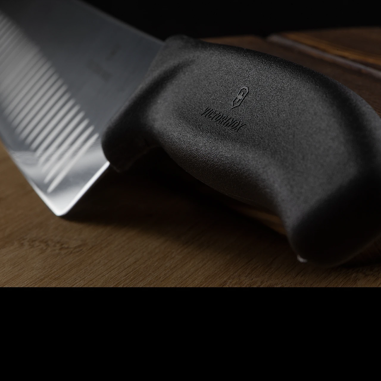 Victorinox Swiss Classic Carving Knife Fluted Edge 3 Victorinox Swiss Classic Carving Knife Fluted Edge - Image 3