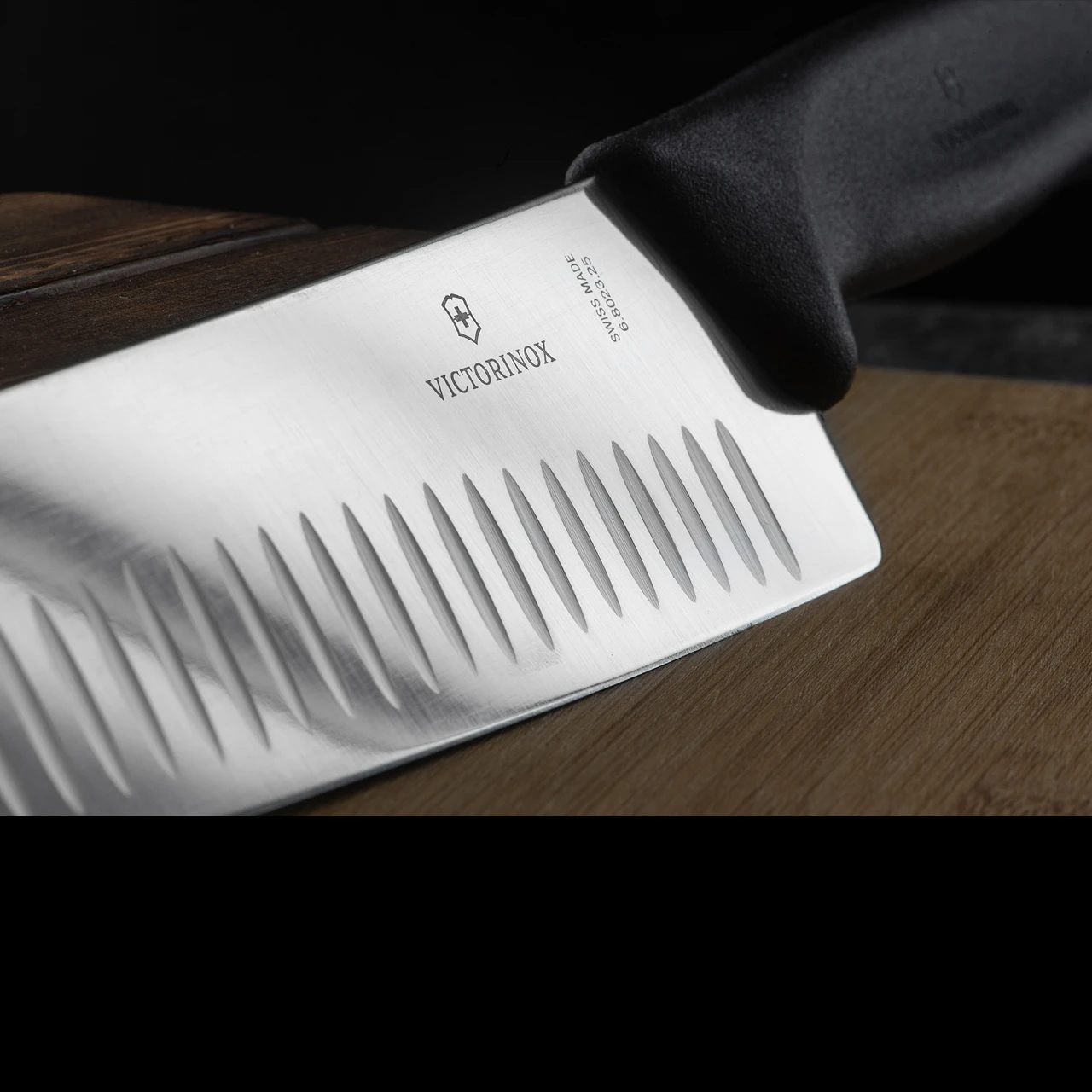 Victorinox Swiss Classic Carving Knife Fluted Edge 2 Victorinox Swiss Classic Carving Knife Fluted Edge - Image 2