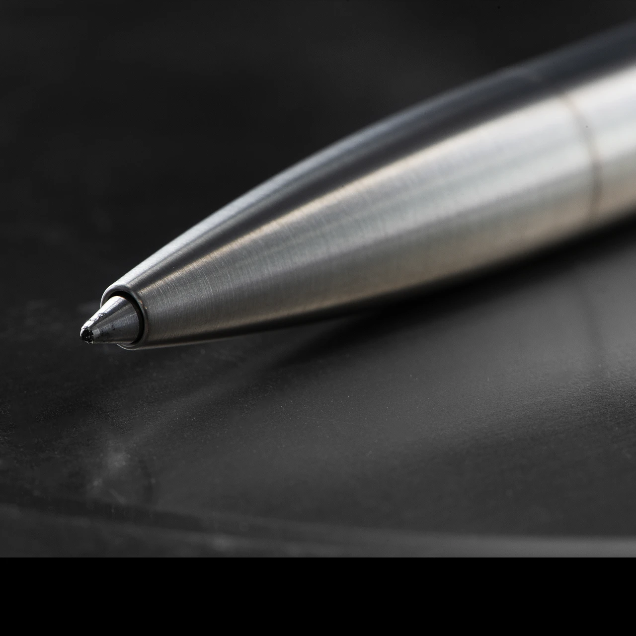 Darrel Ralph Thunderbolt Go Satin 5 Darrel Ralph Thunderbolt Go Satin - Image 5