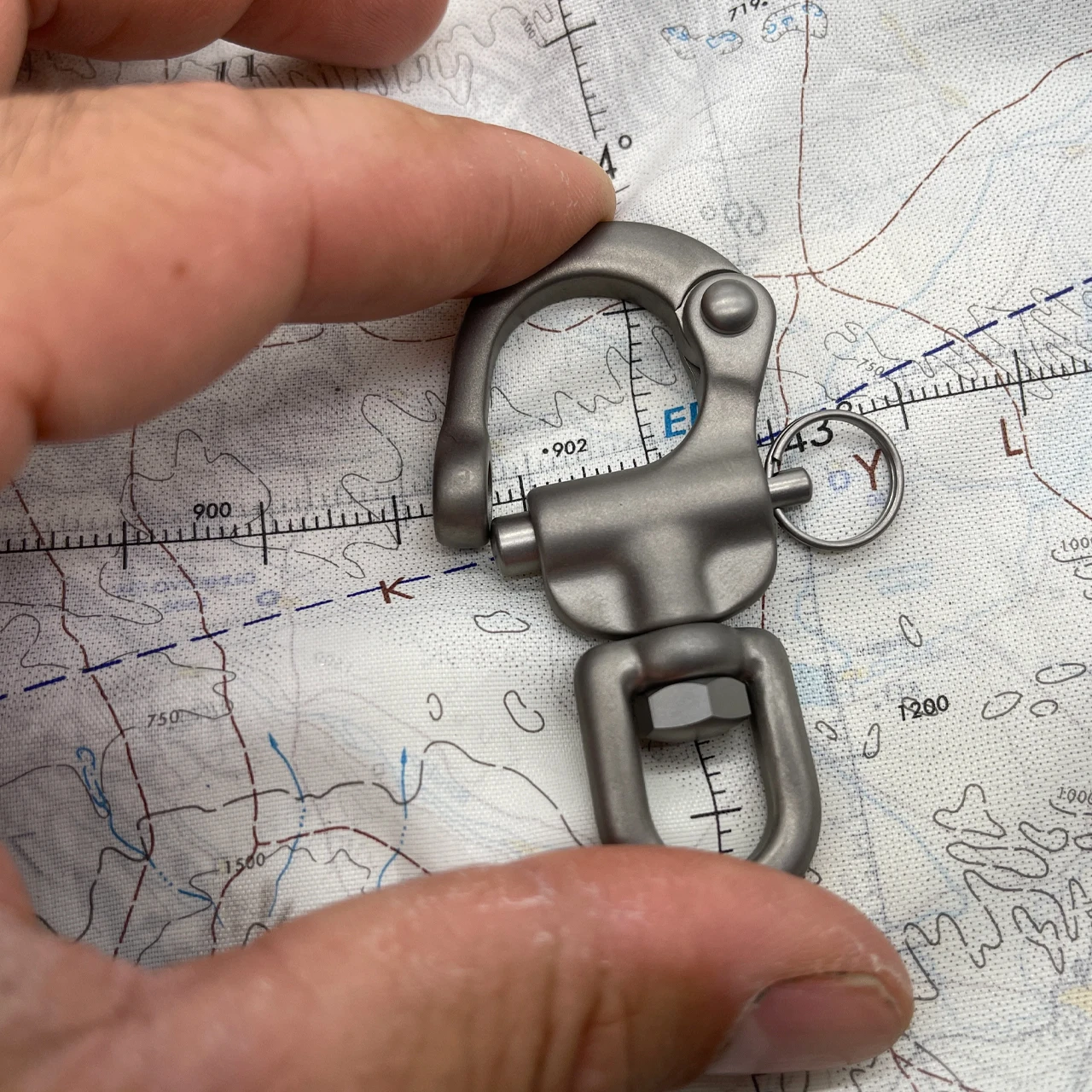 Maratac Titanium Quick Release Snap Shackle 3 Maratac Titanium Quick Release Snap Shackle - Image 3