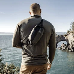 Matador Freerain Waterproof Packable Hip Pack -Outdoor Equipment Store MAT FRHP001BKdet3 00039.1634131933