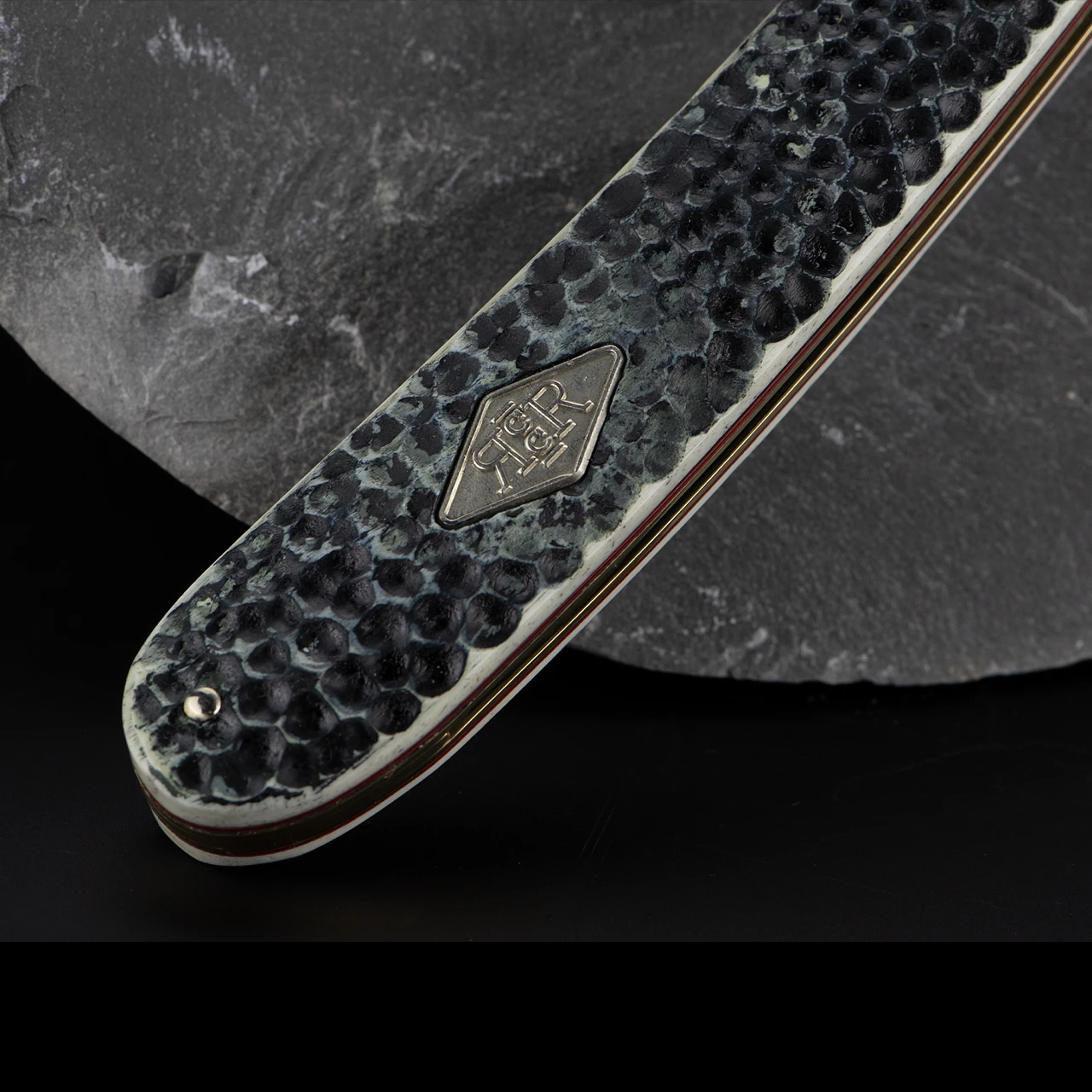 Rough Rider Straight Razor Buckshot Bone 2 Rough Rider Straight Razor Buckshot Bone - Image 2