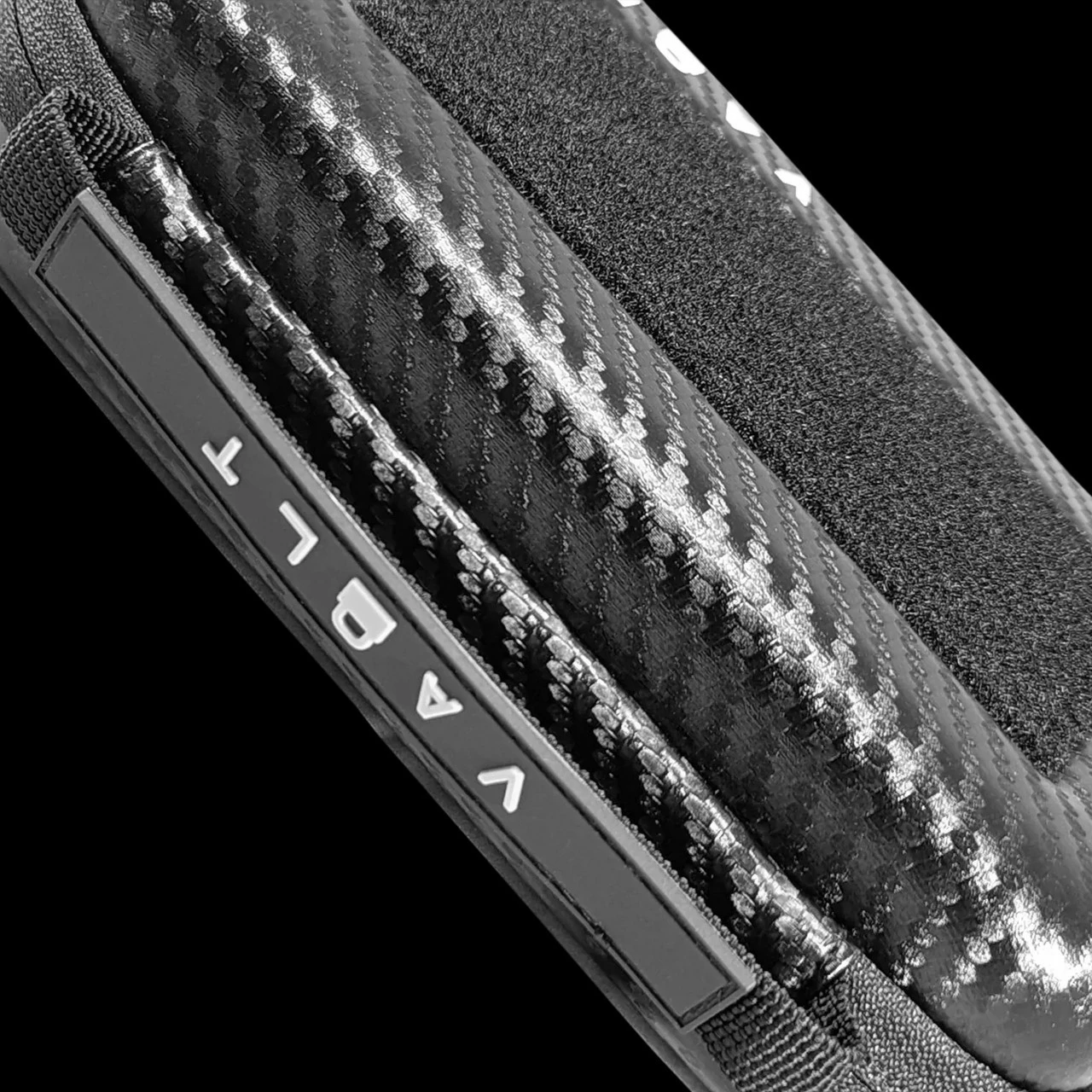 Vault EDC Case Nano Carbon Fibre 5 Vault EDC Case Nano Carbon Fibre - Image 5