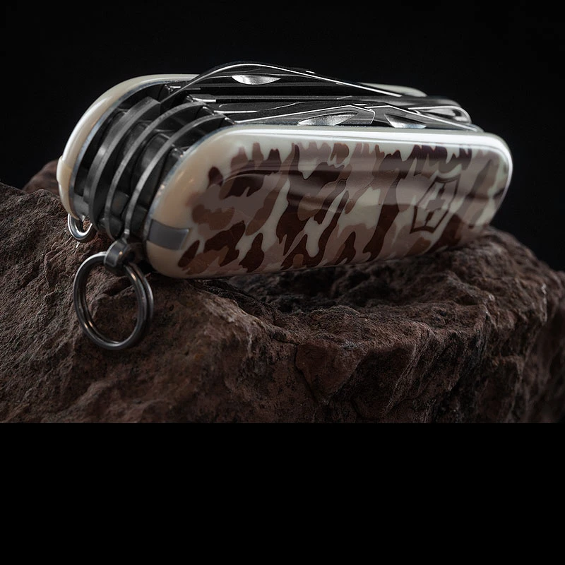 Victorinox Huntsman Desert Camo 1 Victorinox Huntsman Desert Camo