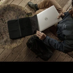 Matador Laptop Base Layer -Outdoor Equipment Store laptopdet5 34695.1621352406