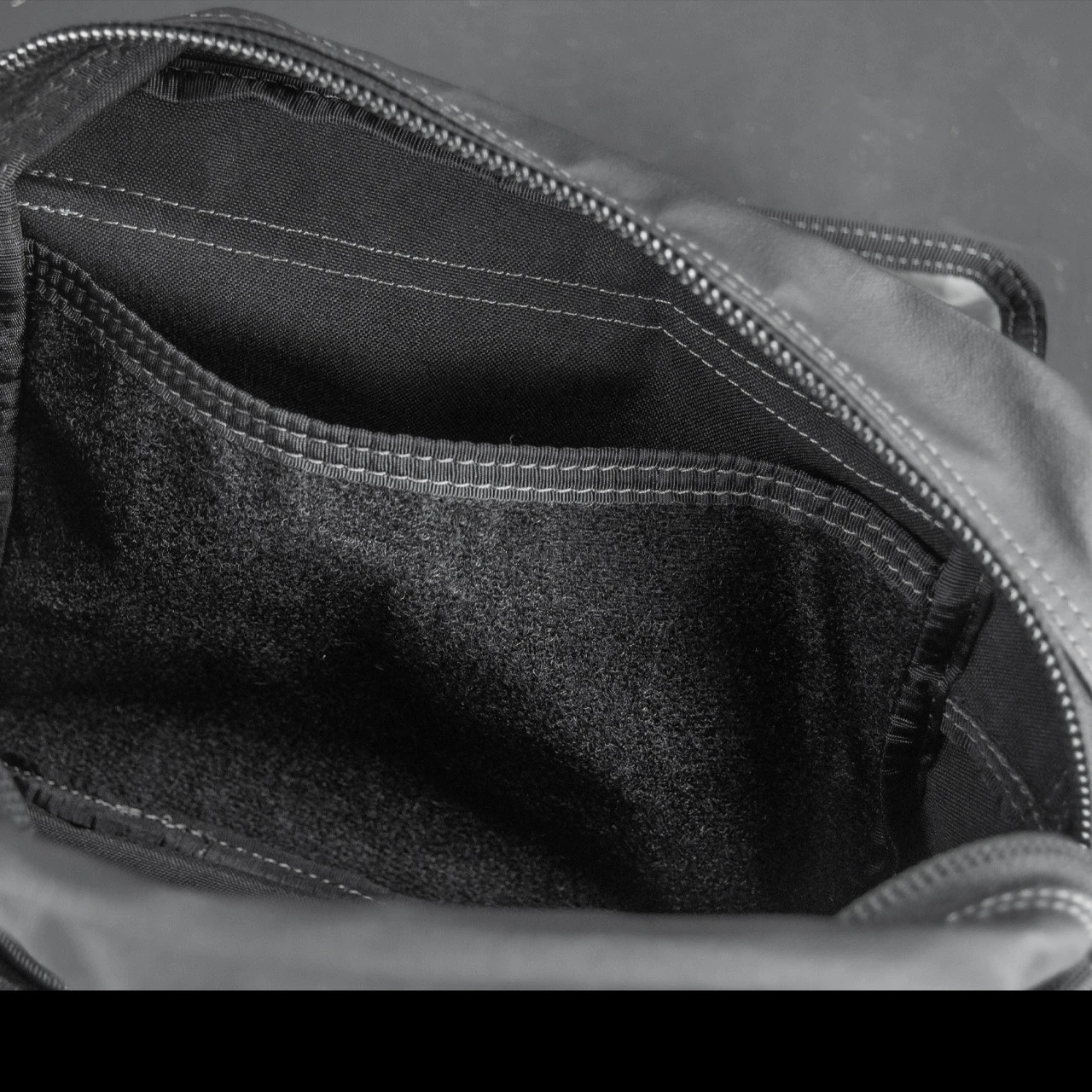 Magforce Survivor 500D Waterproof Shoulder Bag 4 Magforce Survivor 500D Waterproof Shoulder Bag - Image 4